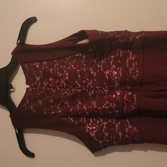 Long Maroon Dress Homecoming/Prom - Picture 5 of 6